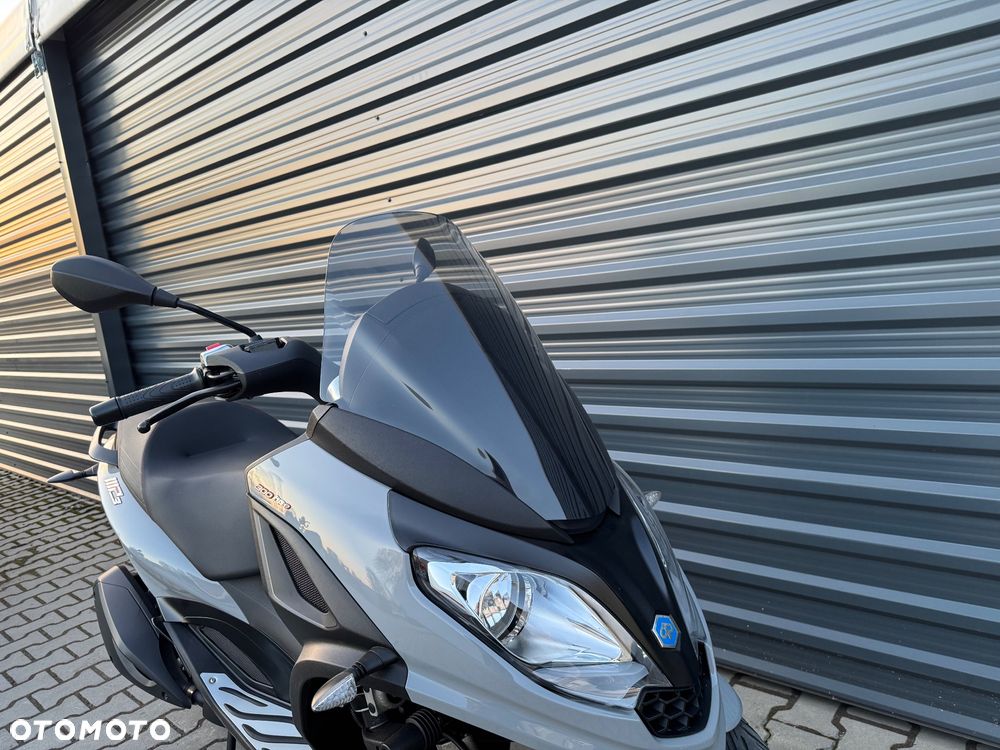 Piaggio MP-3 - 12