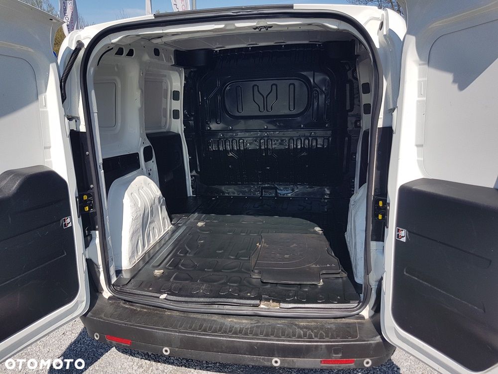 Opel COMBO - 18