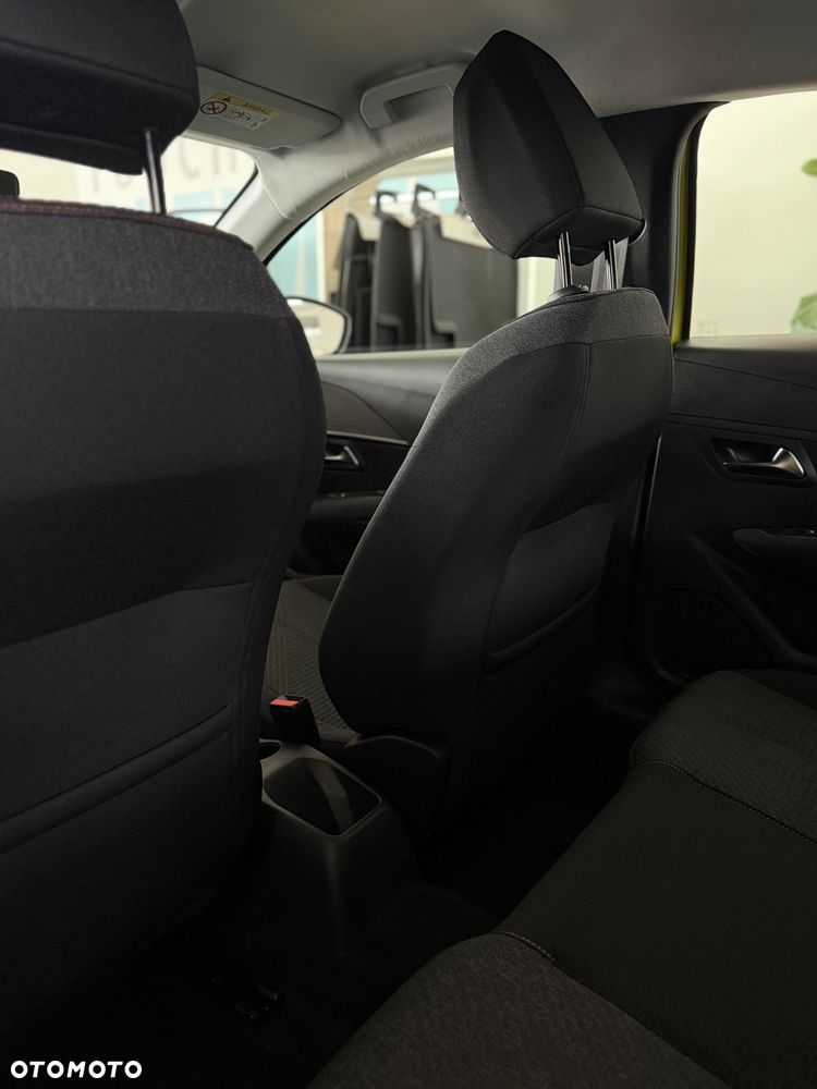 Peugeot 208 - 13