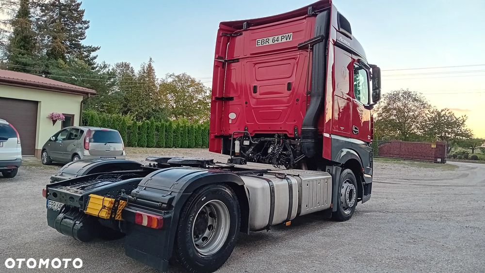 Mercedes-Benz ACTROS MP4 - 4