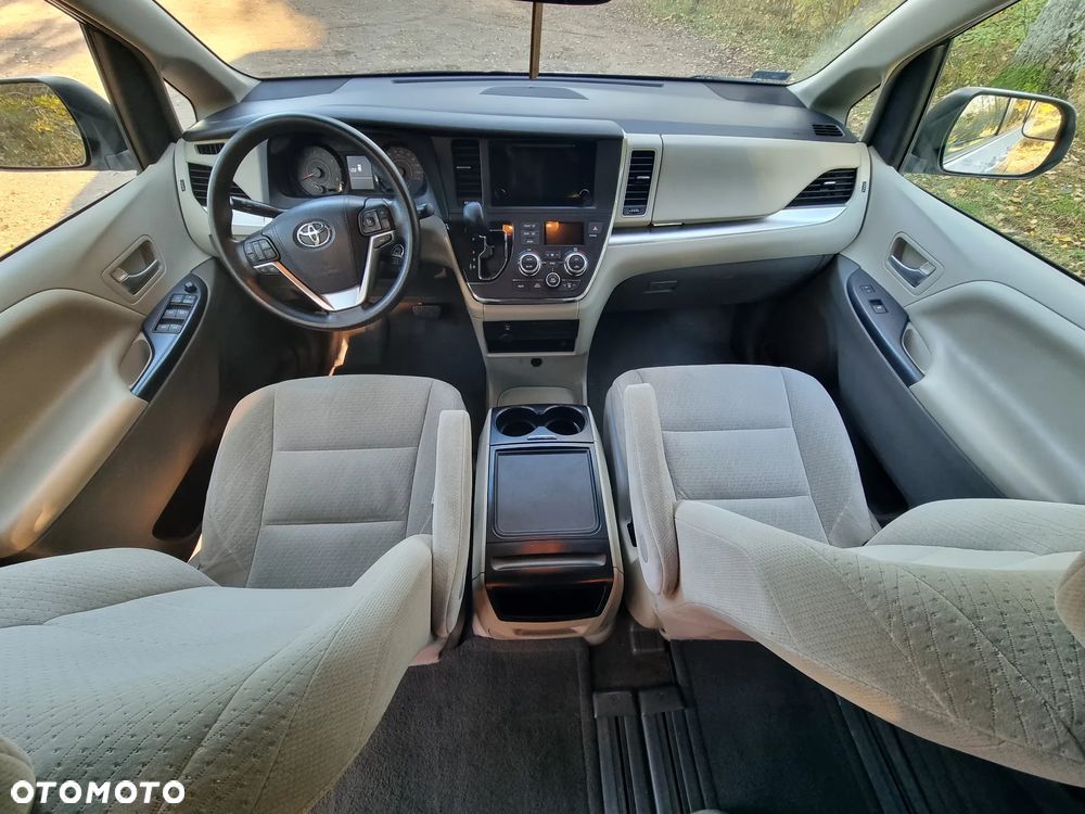 Toyota Sienna 3.5 V6 - 27