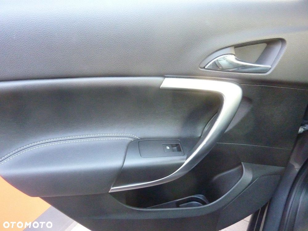 Opel Insignia - 35