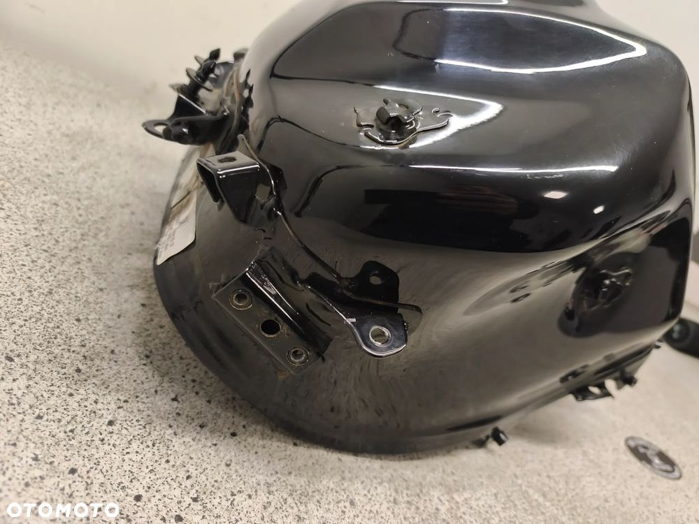 Bak, zbiornik paliwa KTM 125 Duke - 26