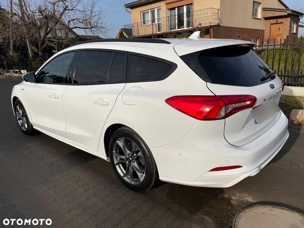 Ford Focus 1.0 EcoBoost Start-Stopp-System ST-LINE DESIGN - 4