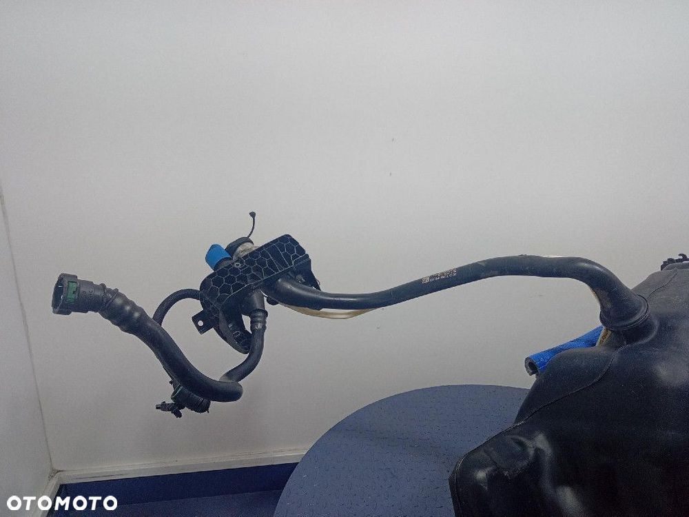 VW PASSAT B8 2.0 TDI 150 KM ZBIORNIK PALIWA BAK 3Q0201021CK DFCA - 4