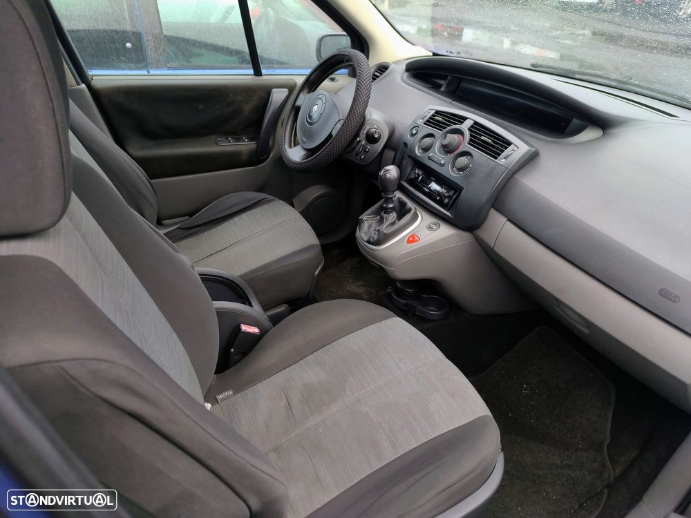 Renault Grand Scénic 1.9 dCi C. Dynamique - 3