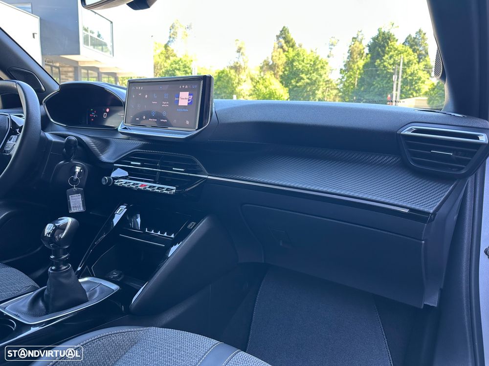 Peugeot 2008 1.2 PureTech Allure - 12