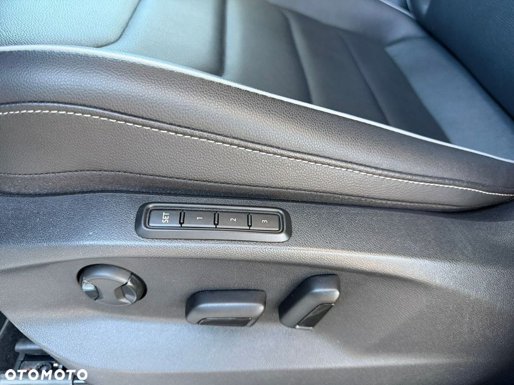 Volkswagen Tiguan - 31