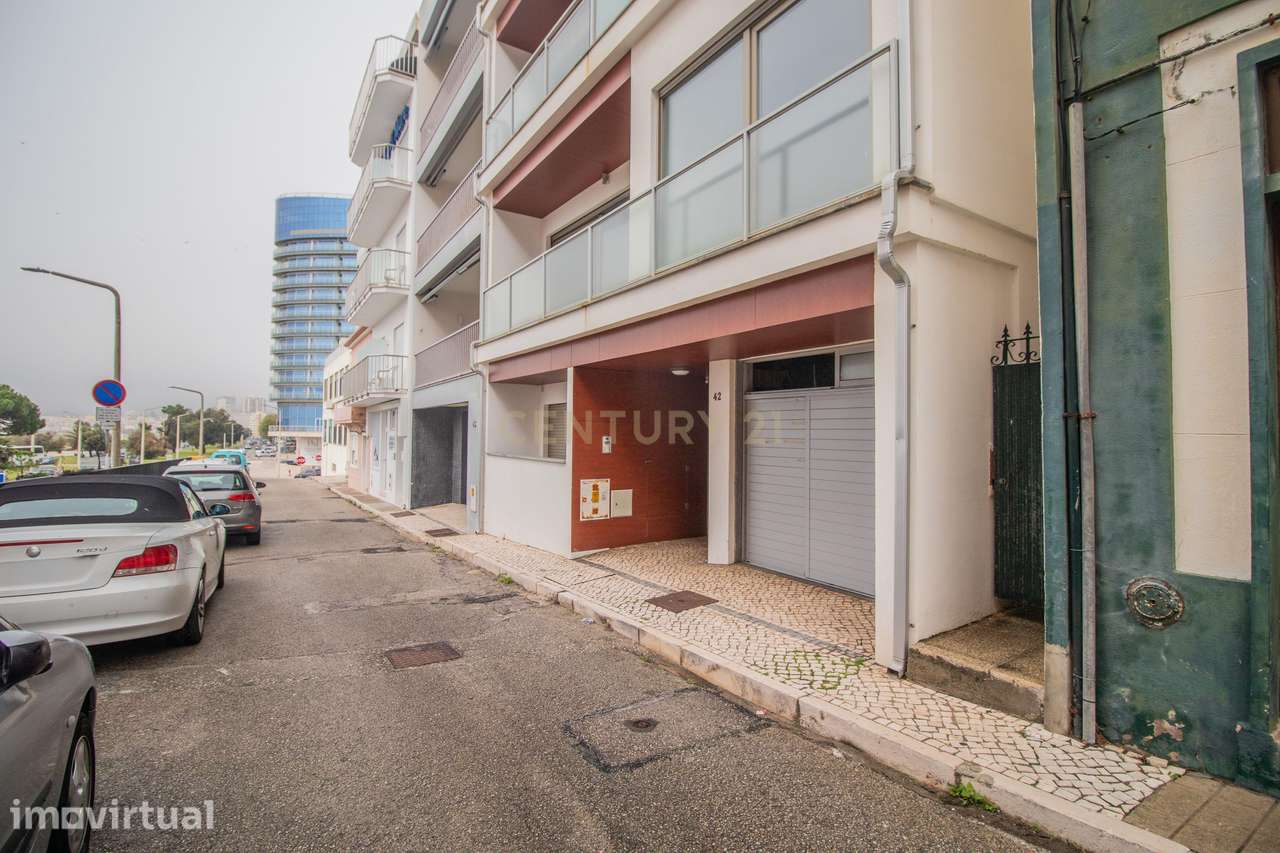 Garagem em Figueira da Foz  perto da marginal. - Grande imagem: 3/22