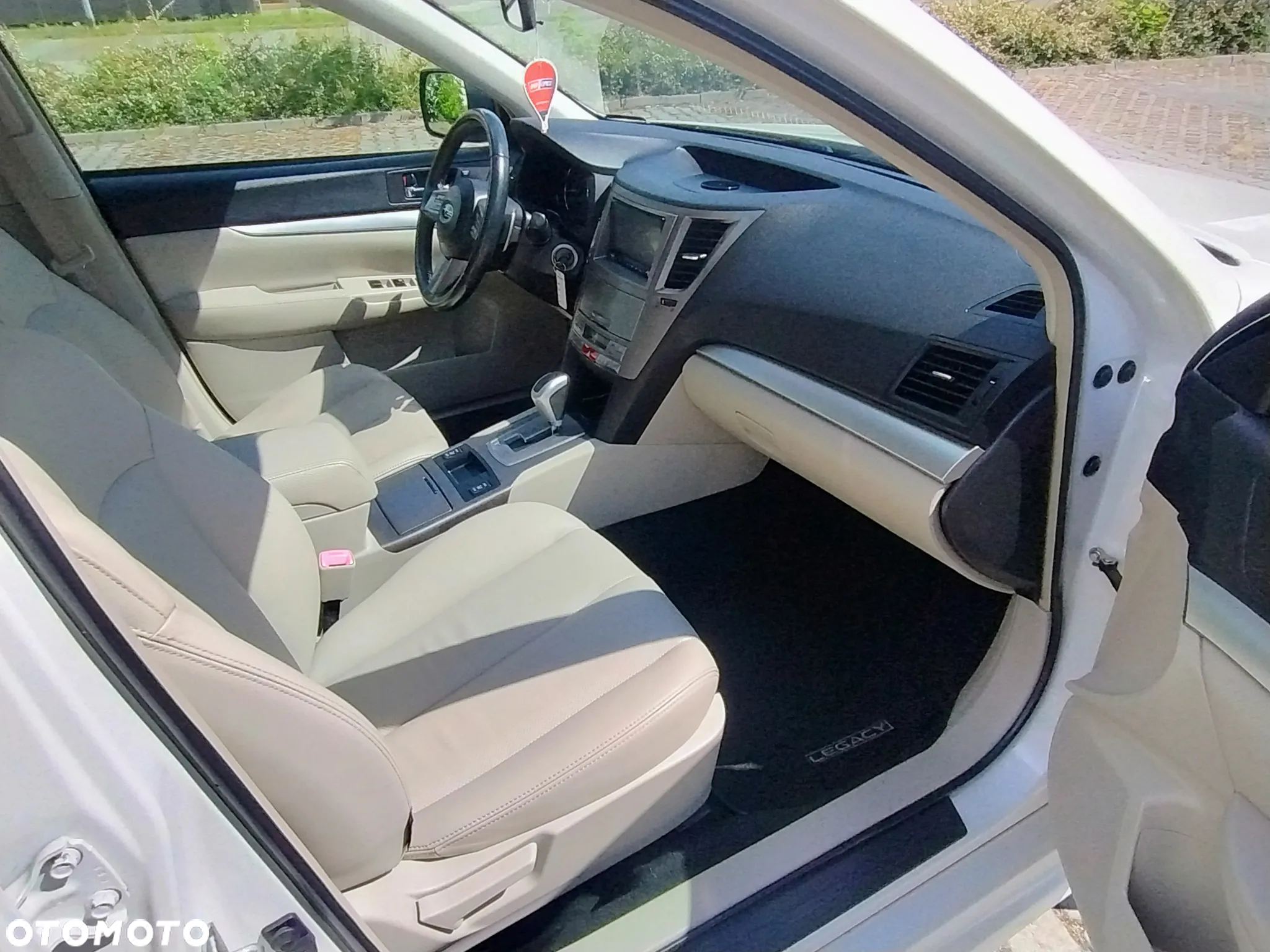 Subaru Legacy 2.5i Comfort Navi - 14