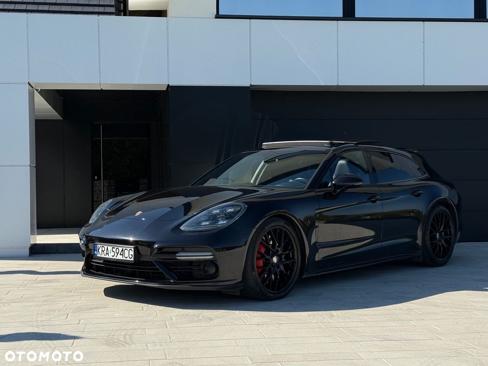 Porsche Panamera Turbo Sport Turismo - 20