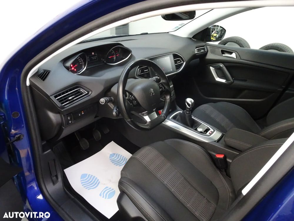 Peugeot 308 1.2 L PureTech Turbo S&S Allure - 7