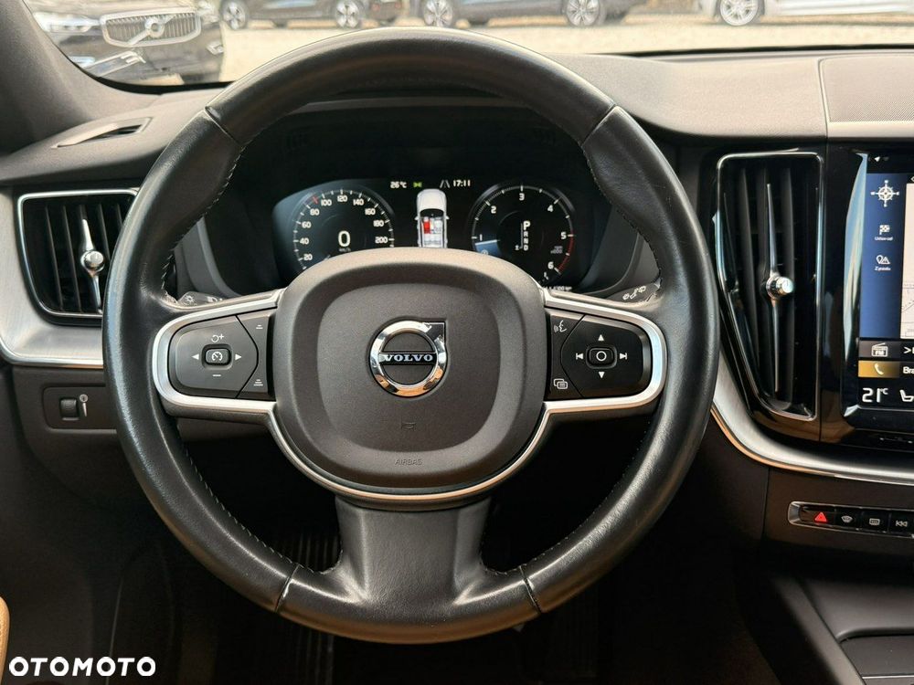 Volvo XC 60 D4 AWD Momentum - 25