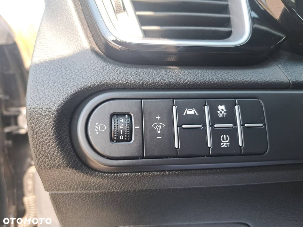 Kia XCeed 1.6 CRDi mHEV Prestige Line DCT - 17