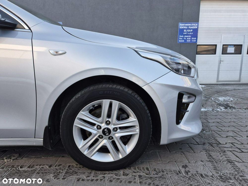 Kia Ceed 1.6 CRDi mHEV M - 19