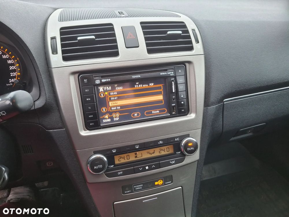 Toyota Avensis 2.0 D-4D - 12