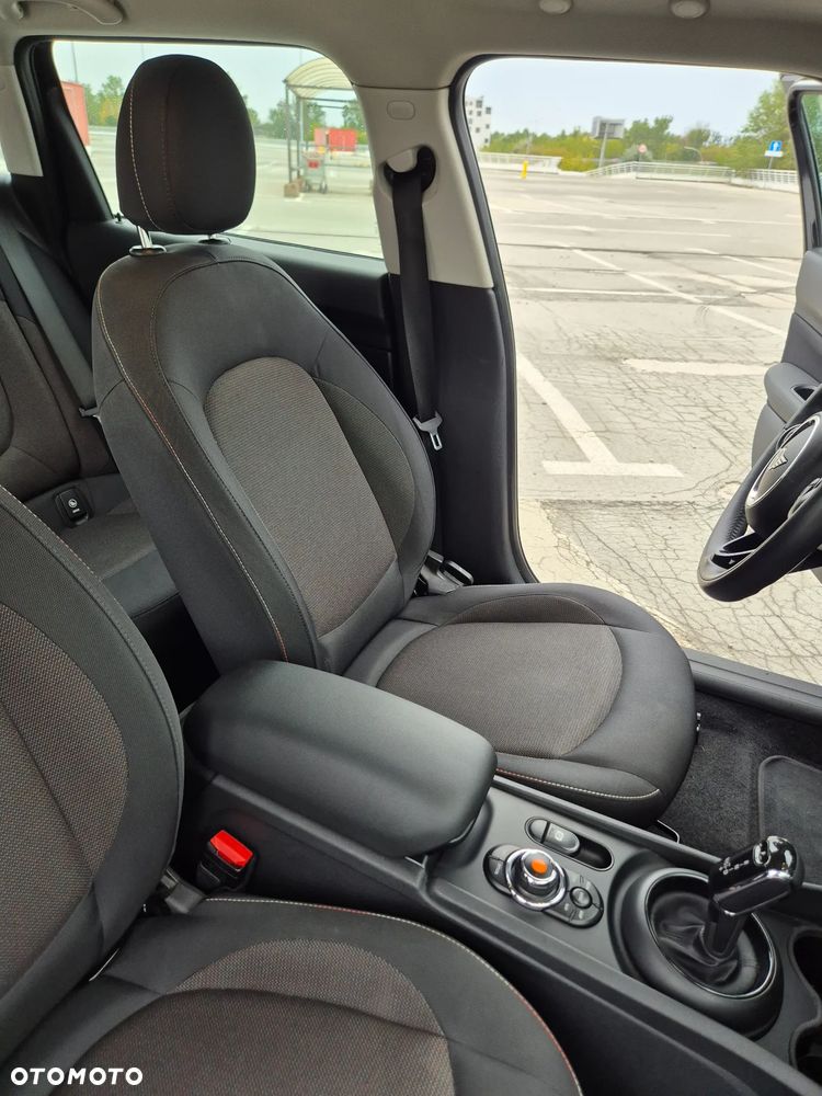 MINI Clubman Cooper D Essential Trim - 12