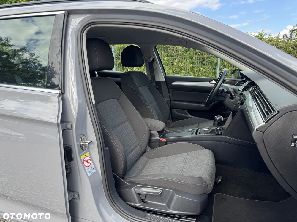 Volkswagen Passat 2.0 TSI Business DSG - 28