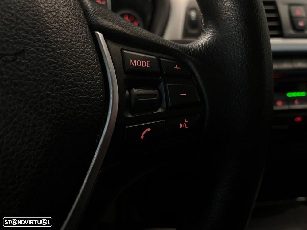 BMW 318 d Line Sport - 26