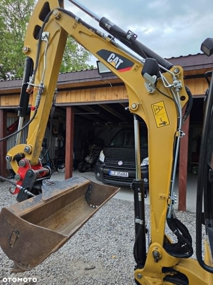 Caterpillar CAT 301. 7D - 11