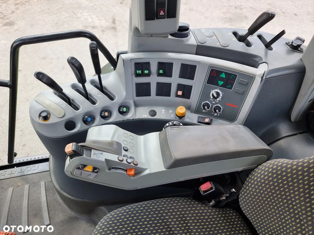 Claas Arion 640 CIS - 9