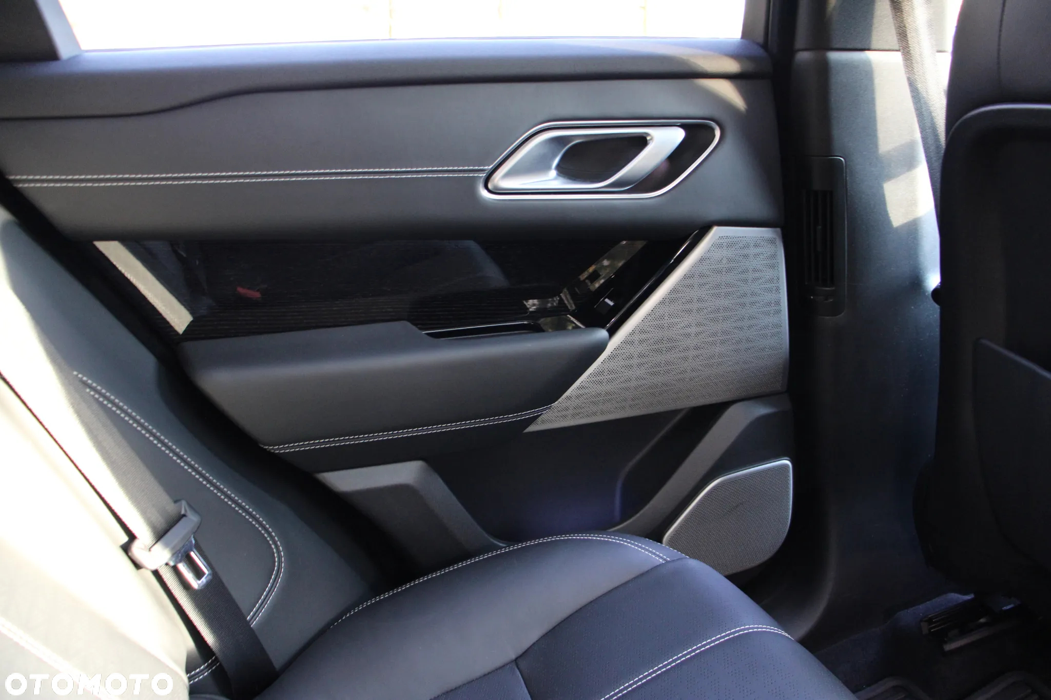 Land Rover Range Rover Velar D300 R-Dynamic HSE - 30