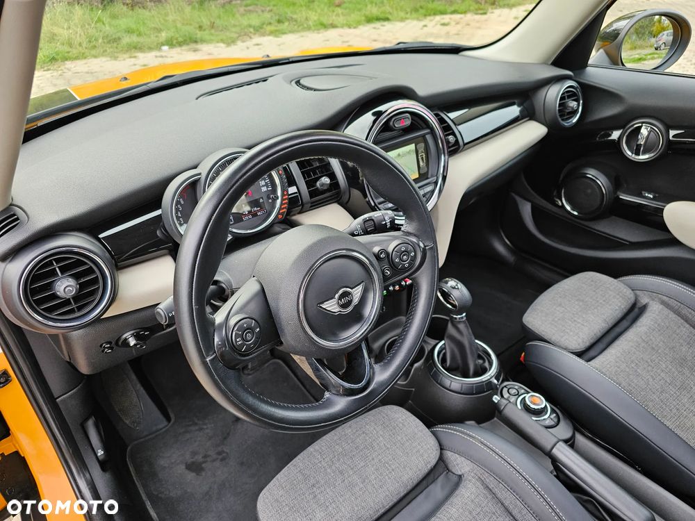 MINI Cooper Standard - 18
