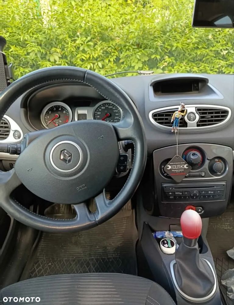 Renault Clio - 10