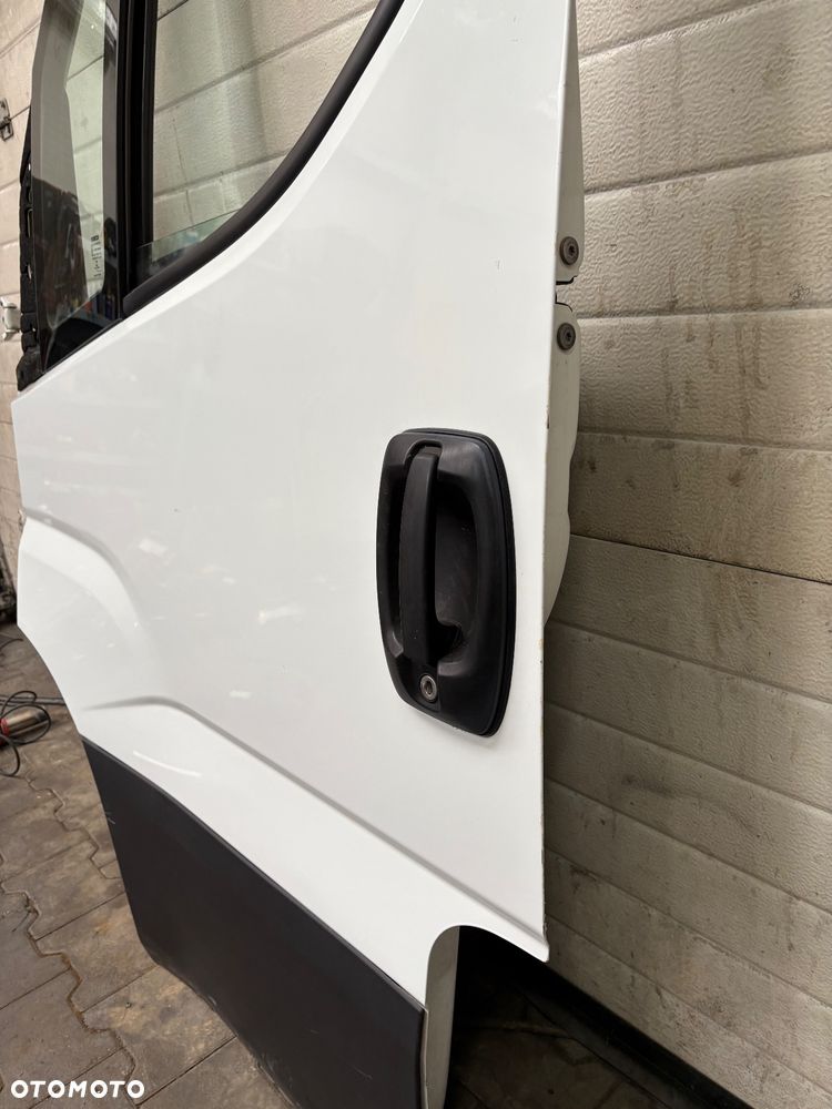 Iveco Daily drzwi lewe kompletne 50105 2014- - 2