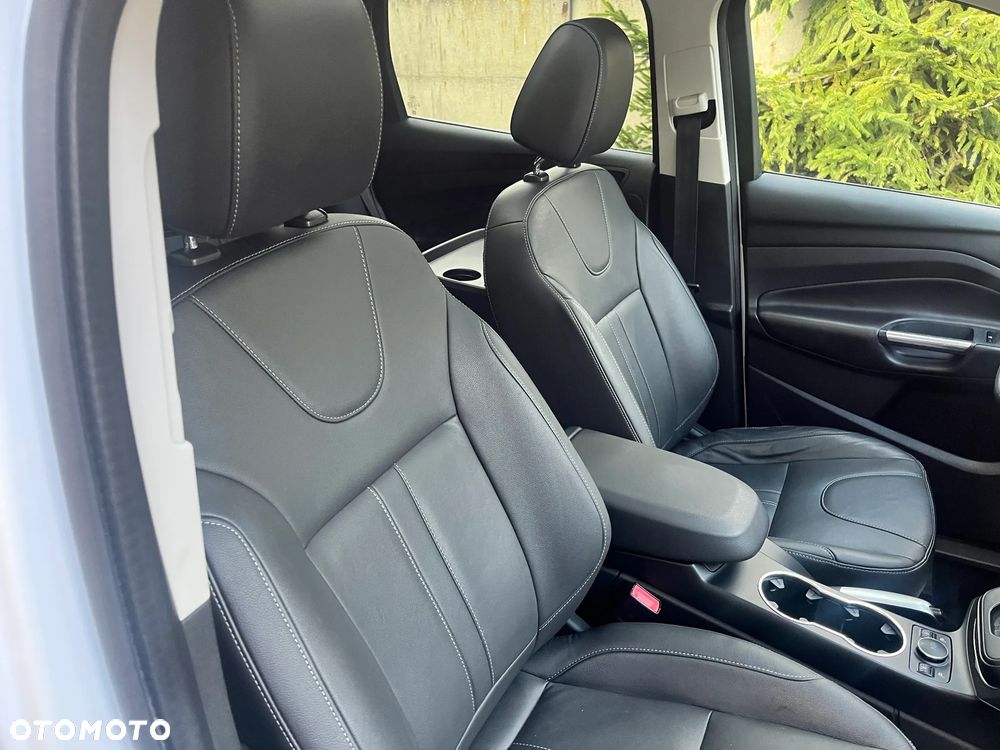 Ford Kuga 2.0 TDCi 4x4 Titanium - 6