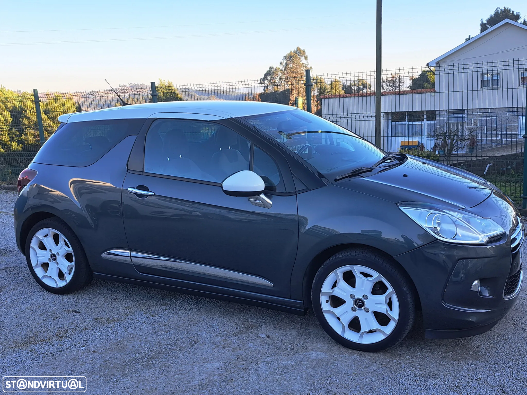 Citroën DS3 1.6 HDi Airdream Sport Chic - 2