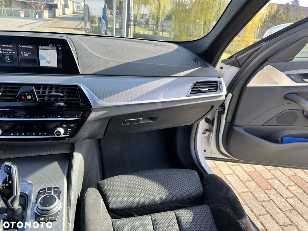 BMW Seria 5 520d M Sport - 14