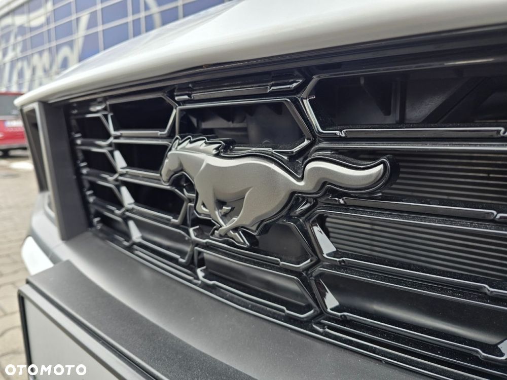 Ford Mustang - 2