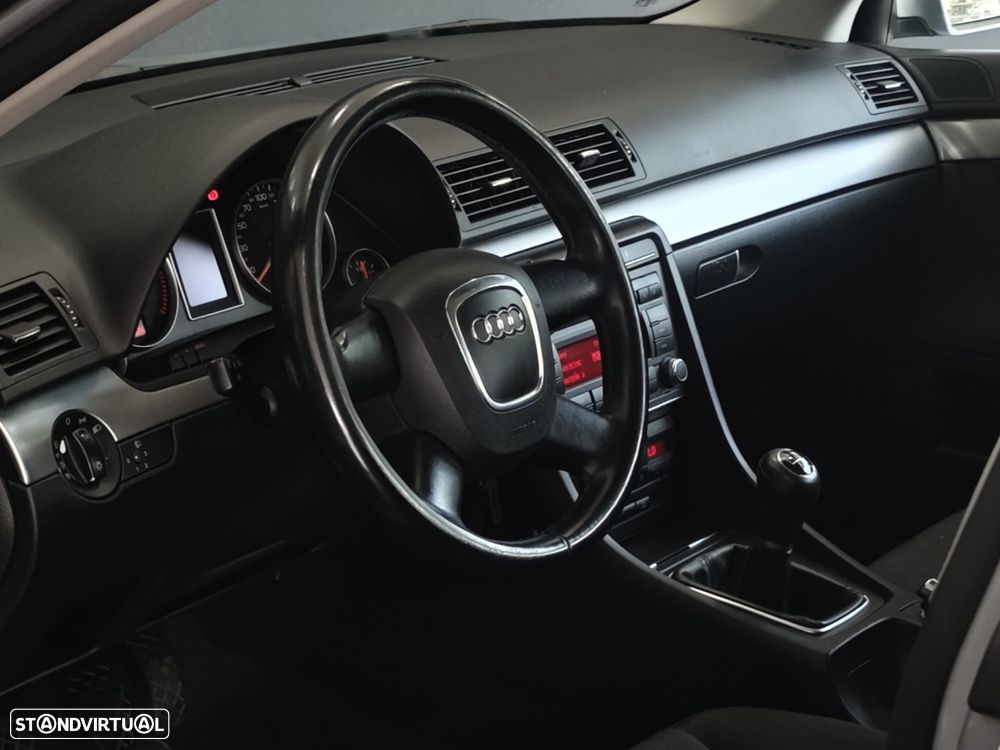 Audi A4 Avant 2.0 TDI DPF - 27