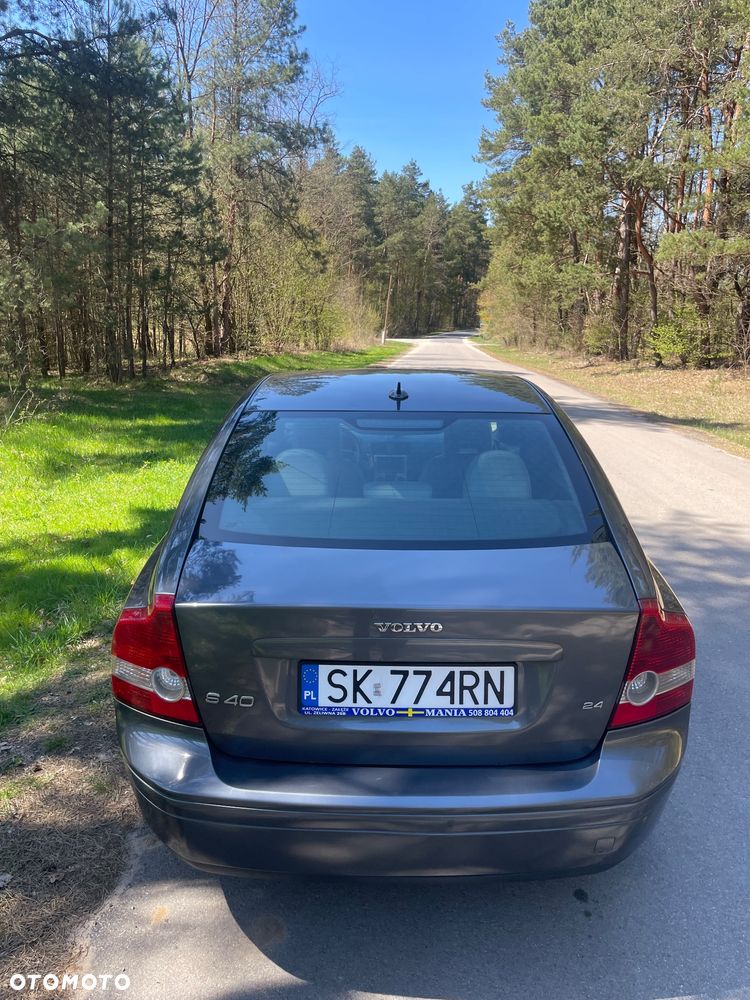 Volvo S40 2.4 Momentum - 4
