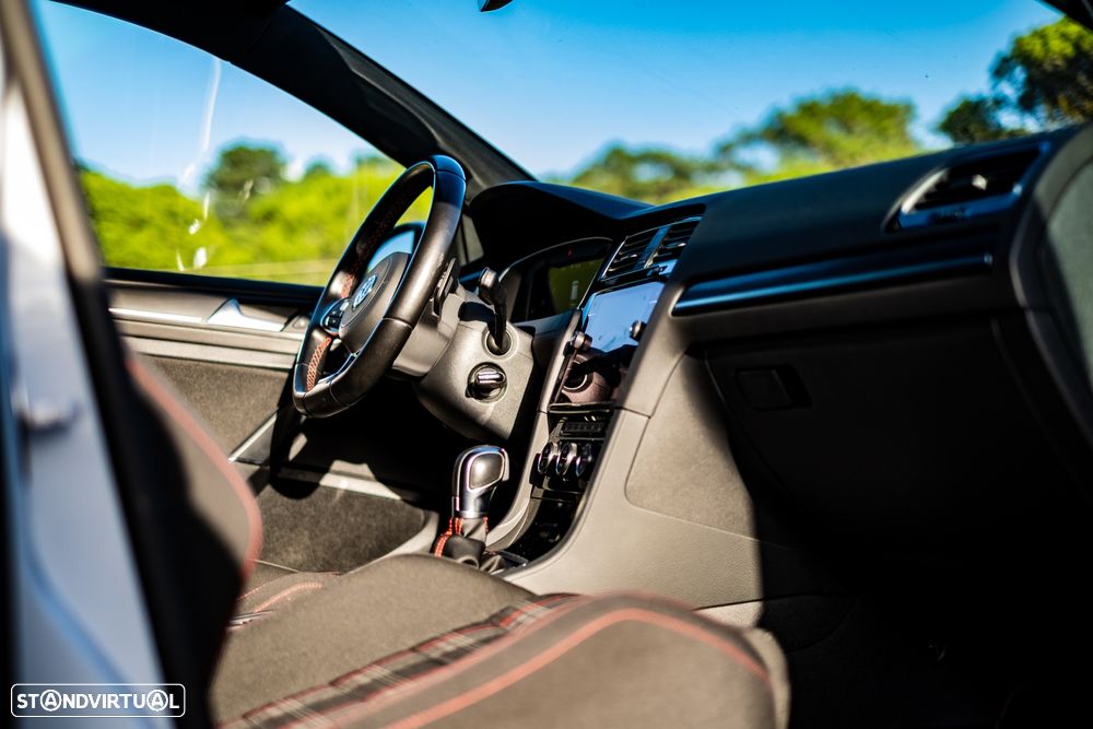 VW Golf GTI (BlueMotion ) DSG - 20