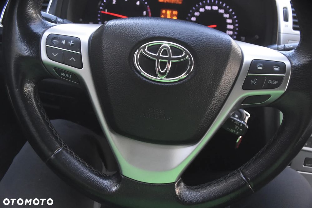 Toyota Avensis 2.2 D-4D Premium - 12