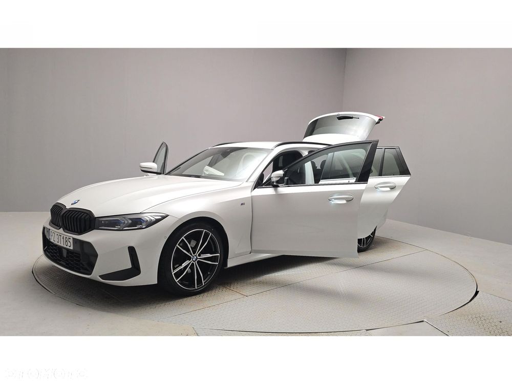 BMW Seria 3 320d xDrive M Sport sport - 9