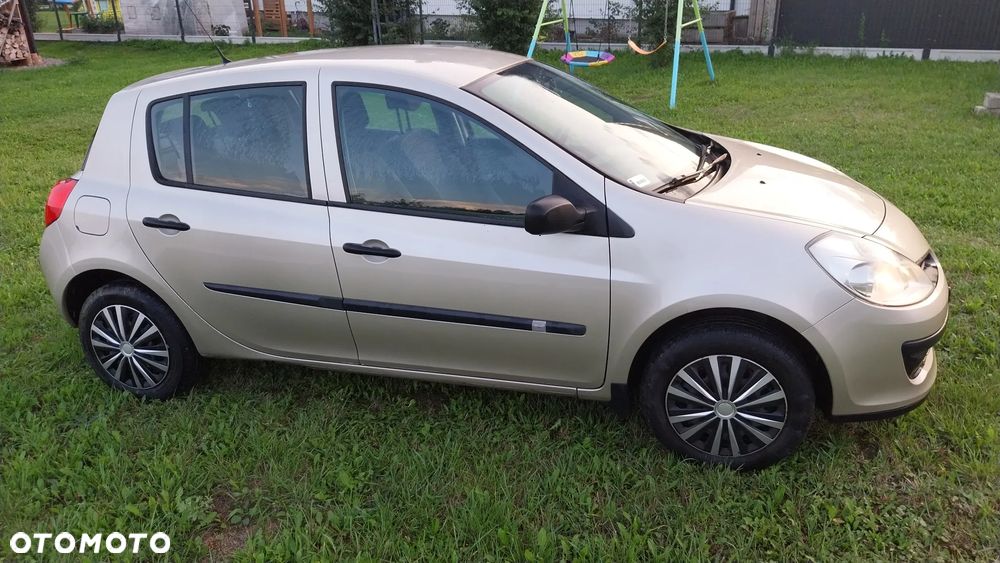 Renault Clio - 2