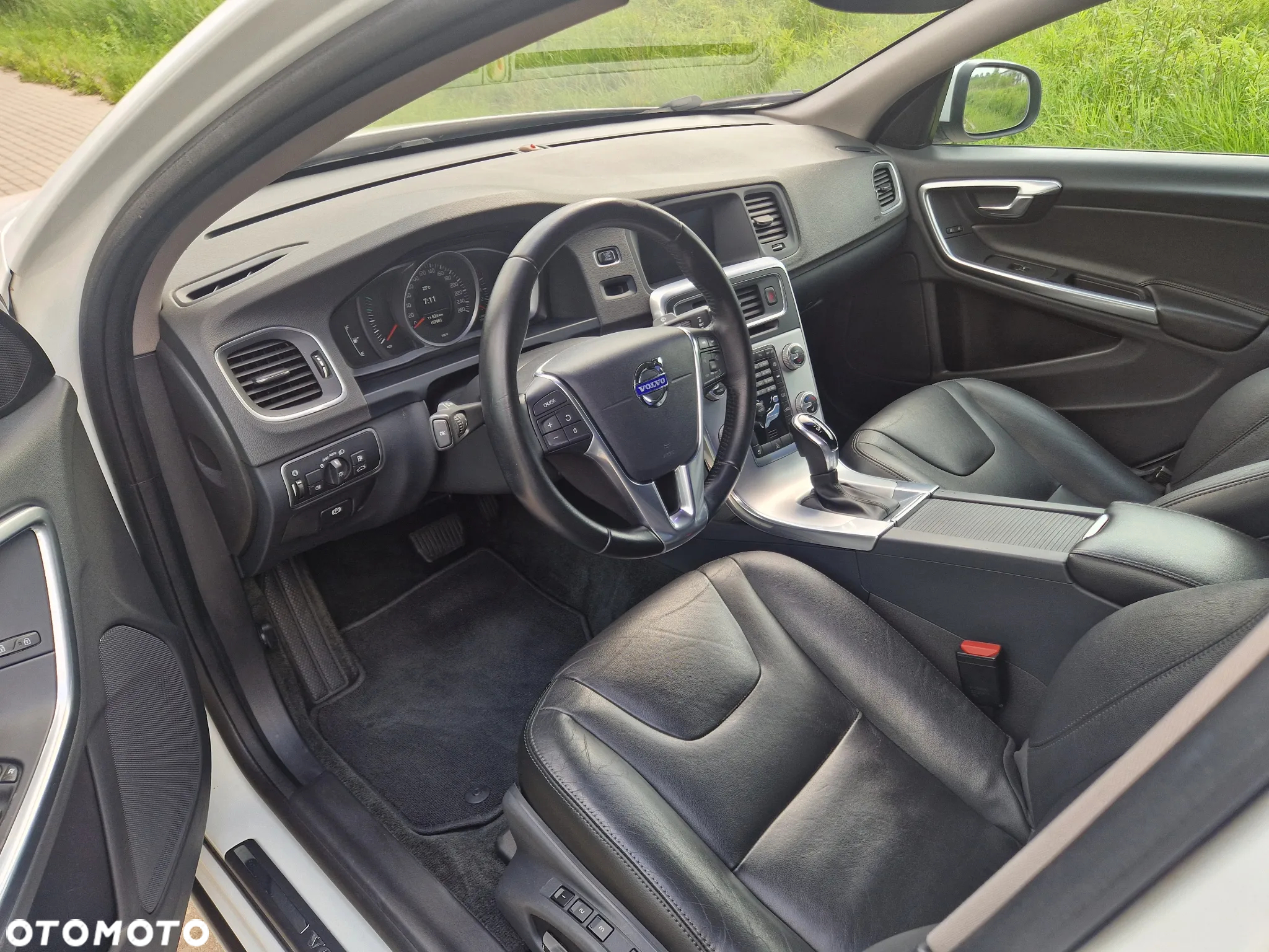 Volvo S60 T5 Drive-E Dynamic Edition (Momentum) - 11