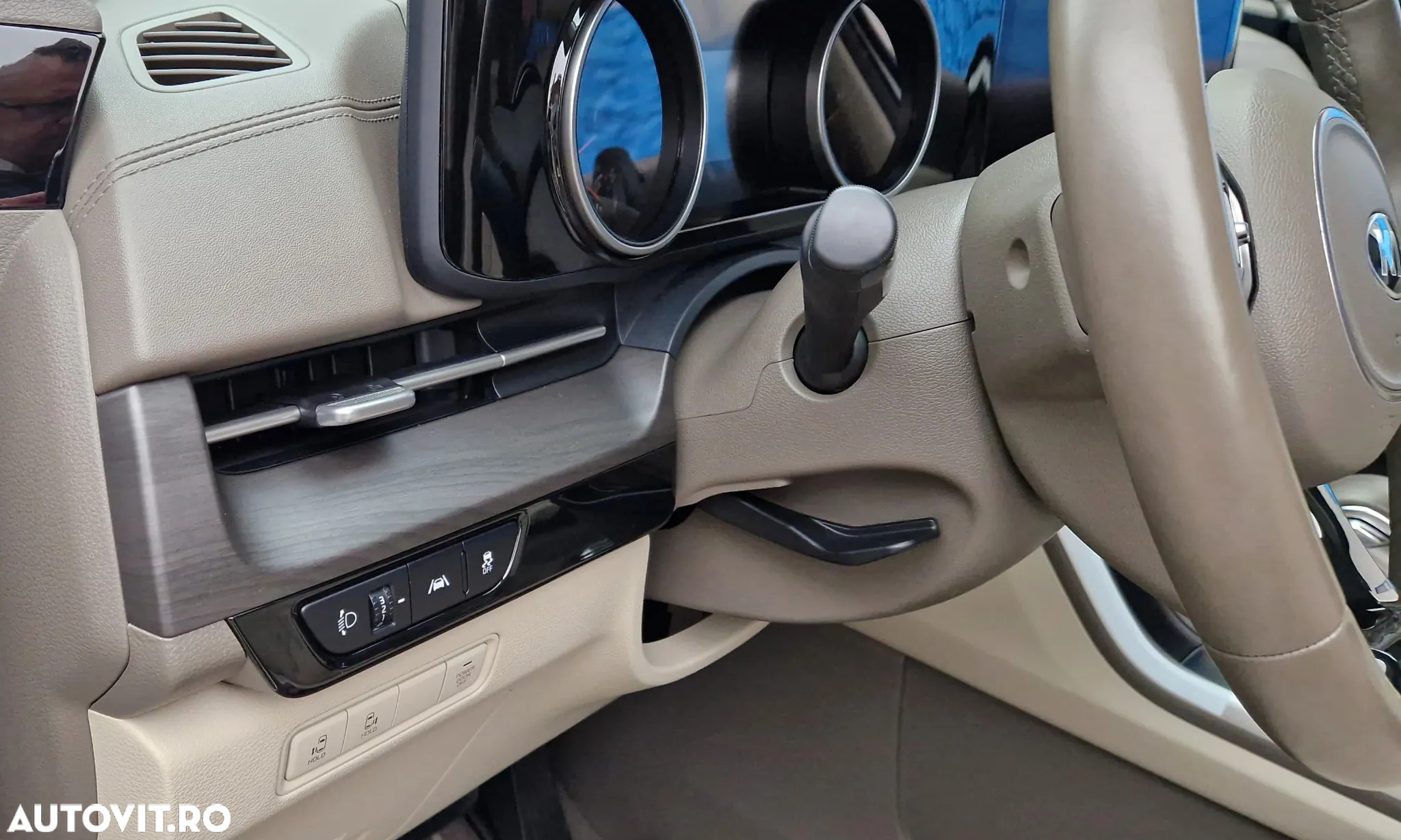 Kia Carnival - 14