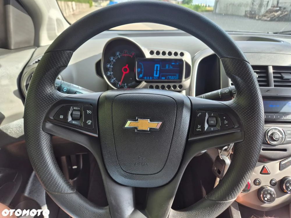 Chevrolet Aveo - 17