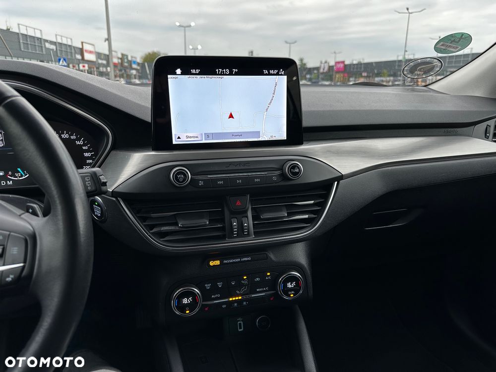 Ford Focus 2.0 EcoBlue Titanium Business - 24