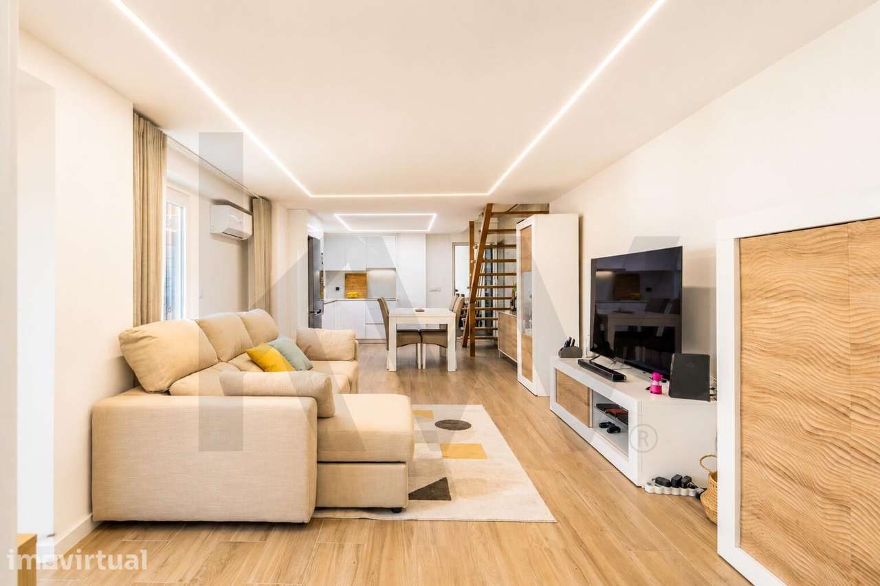 Moradia T2+1 com garagem, enorme logradouro e espaço multifunções em R - Grande imagem: 5/28