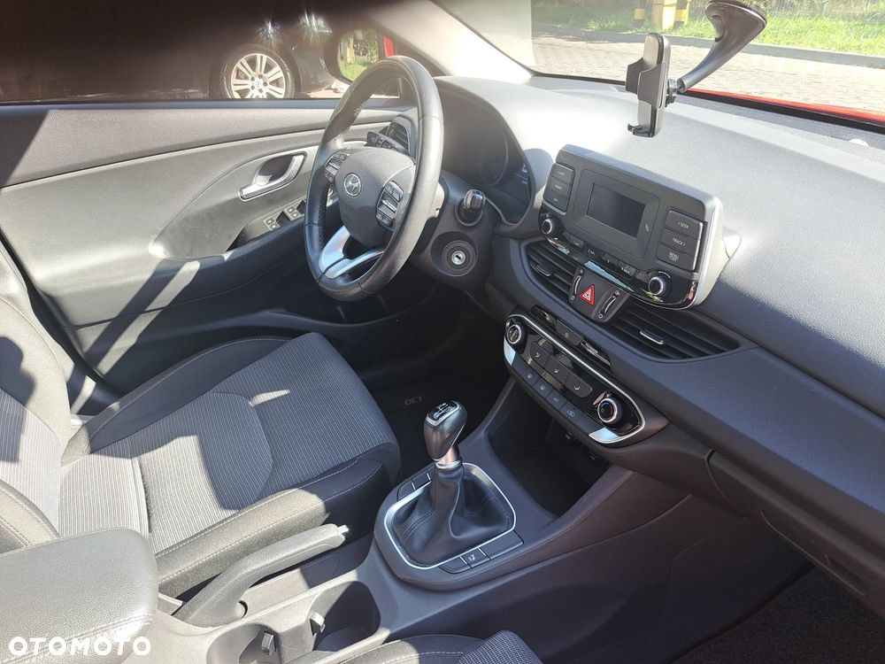 Hyundai i30 1.5 DPI Classic + - 11