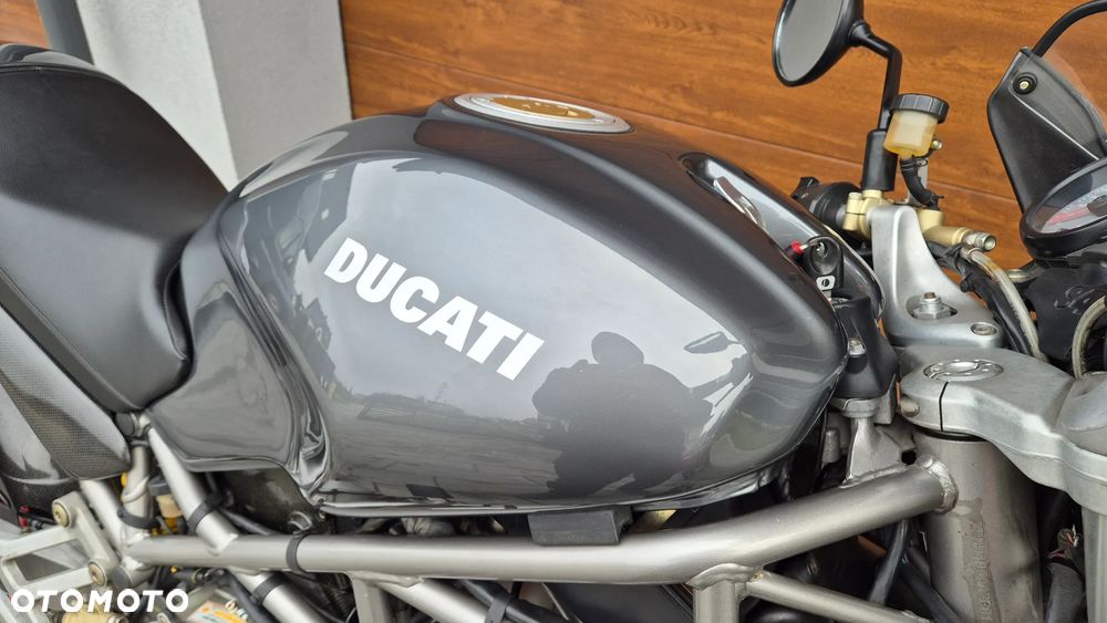 Ducati Monster - 4