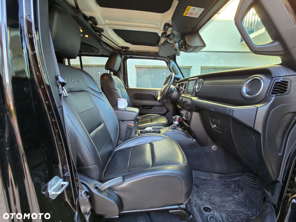 Jeep Wrangler Unlimited 2.2 CRD Sahara - 22