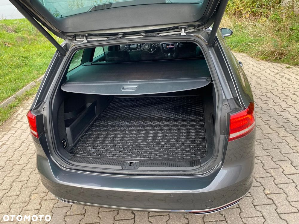 Volkswagen Passat Variant 2.0 TDI SCR DSG Highline - 17
