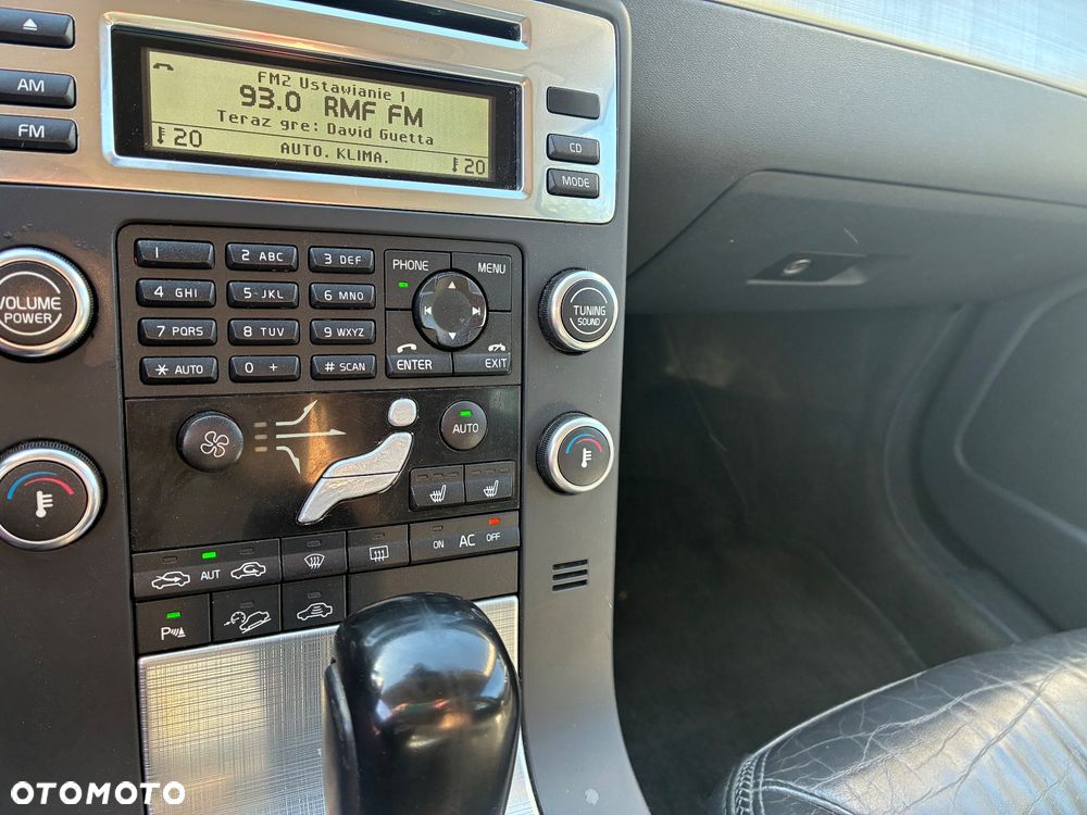 Volvo XC 70 D5 AWD Momentum - 21