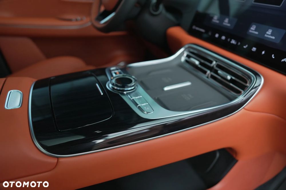 Geely M9 - 31